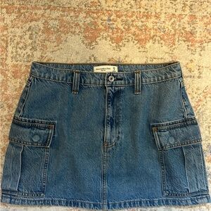 Abercrombie cargo mini Jean skirt  size 29/8